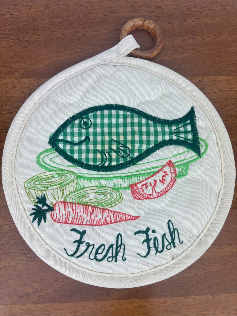 Vintage mid-century embroidered fish pot holder w/wood ring (NOS)